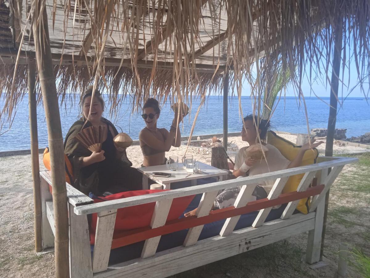 Bintang Tiga Bungalows Гили Еър Екстериор снимка