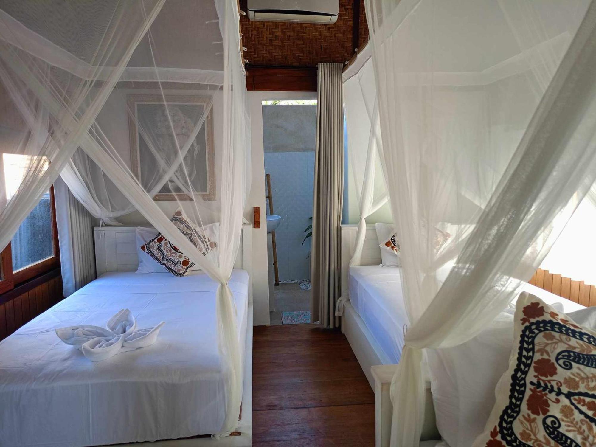 Bintang Tiga Bungalows Гили Еър Екстериор снимка