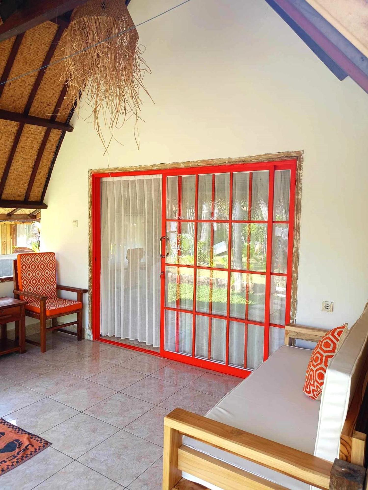 Bintang Tiga Bungalows Гили Еър Екстериор снимка