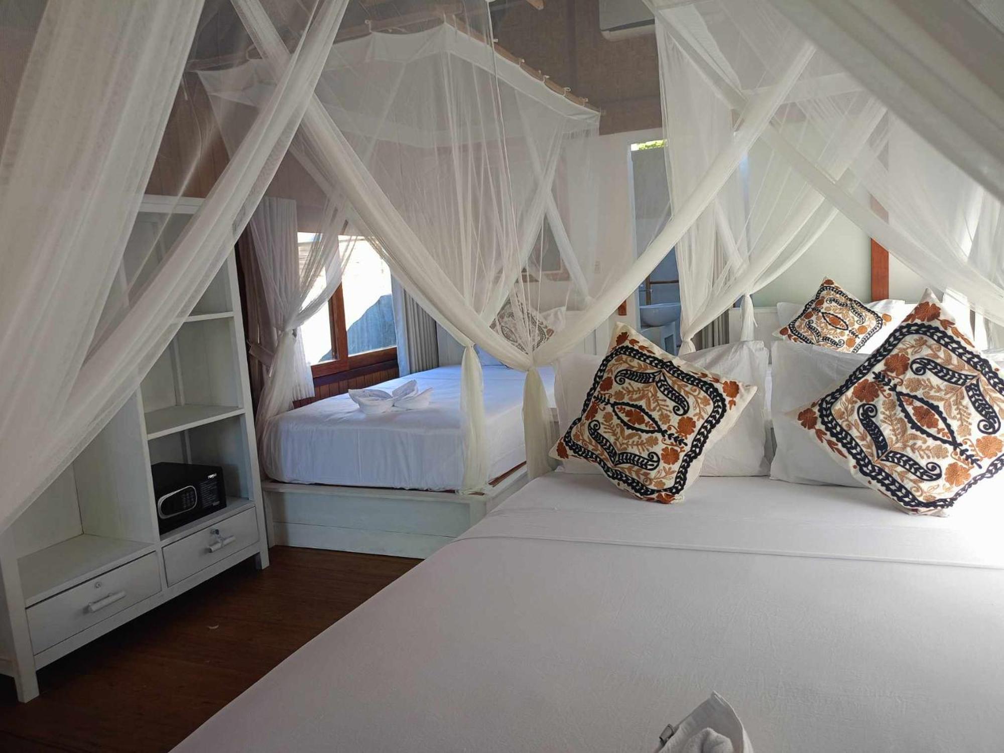 Bintang Tiga Bungalows Гили Еър Екстериор снимка