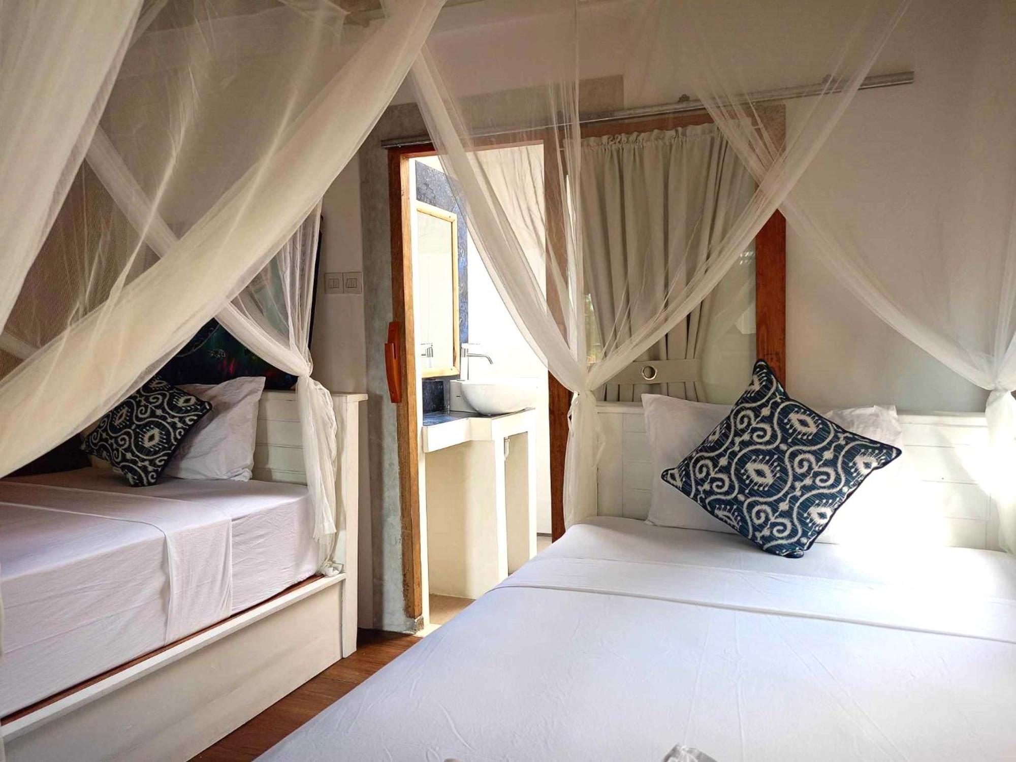 Bintang Tiga Bungalows Гили Еър Екстериор снимка