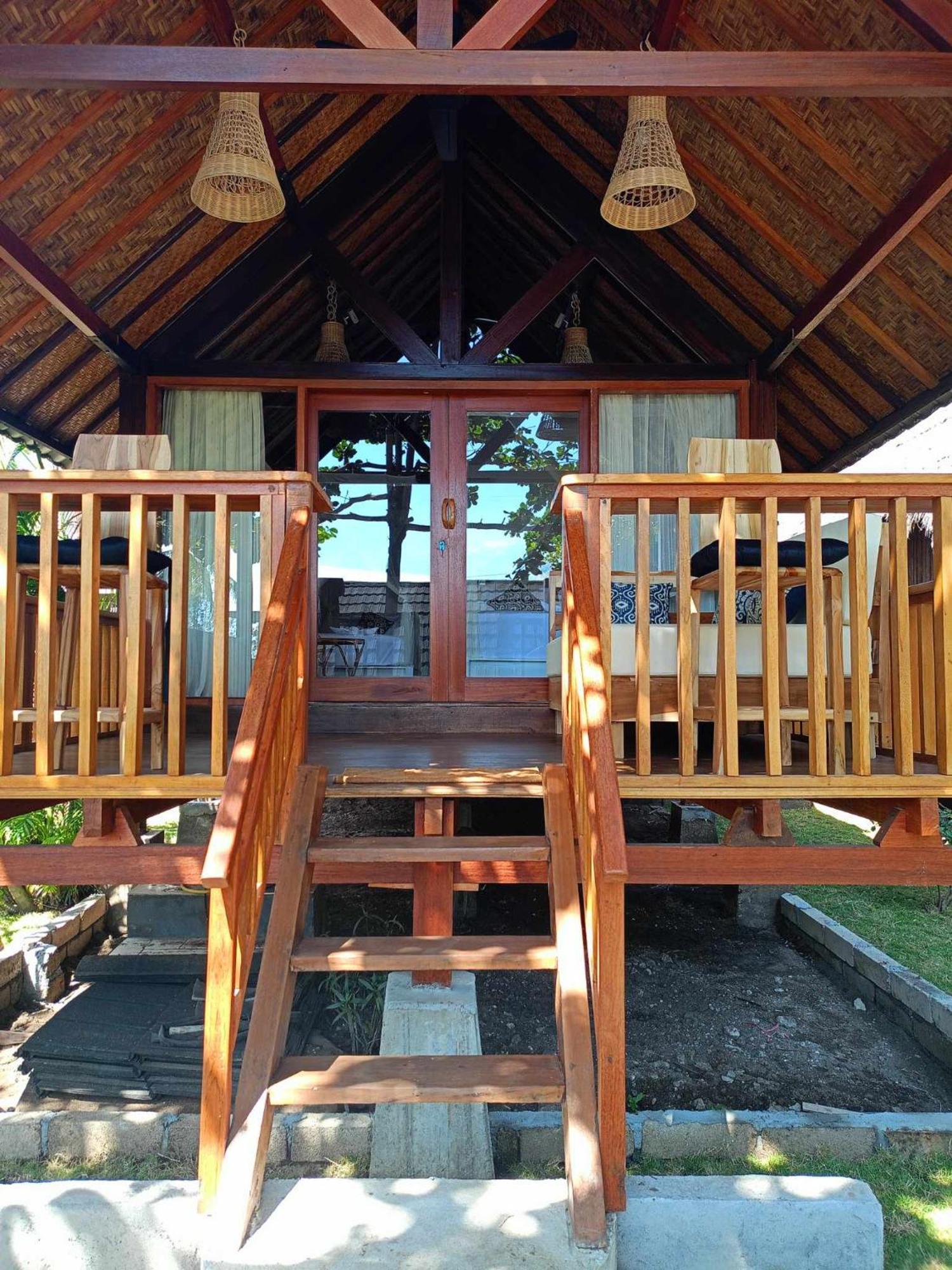 Bintang Tiga Bungalows Гили Еър Екстериор снимка