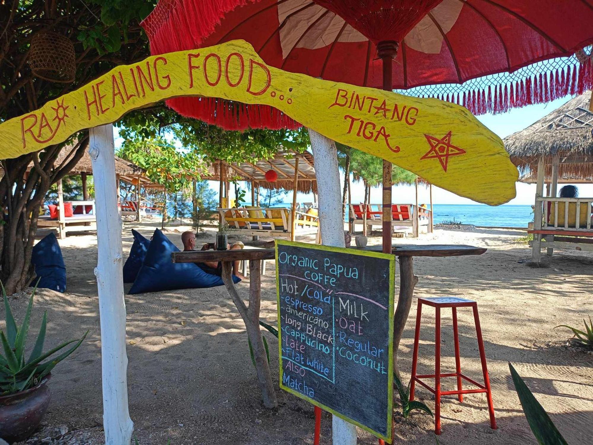 Bintang Tiga Bungalows Гили Еър Екстериор снимка