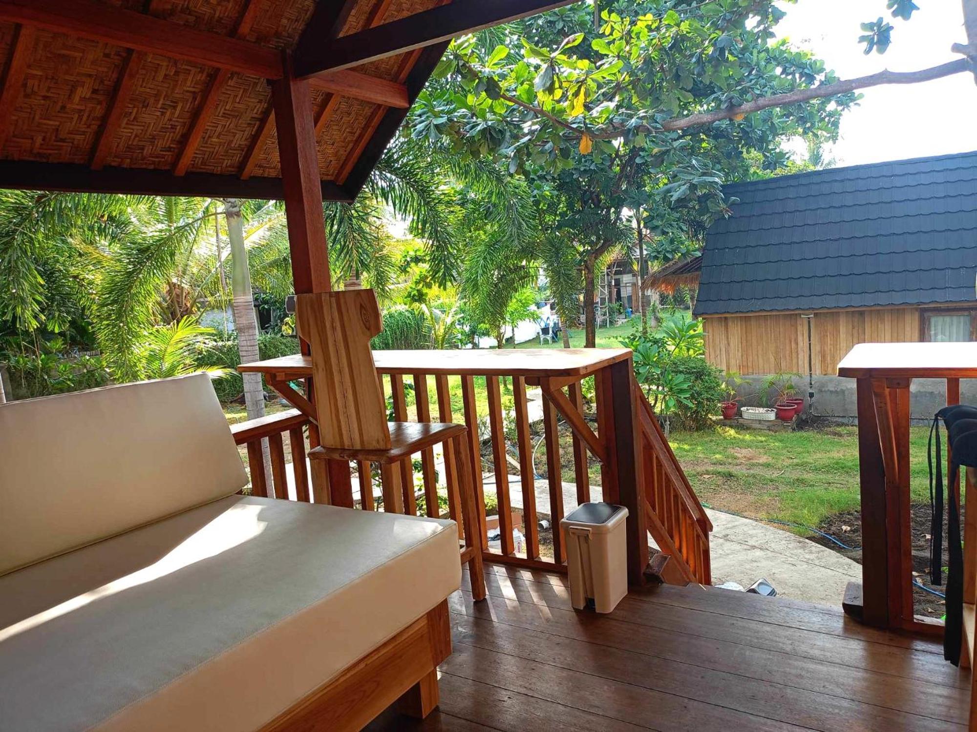 Bintang Tiga Bungalows Гили Еър Екстериор снимка