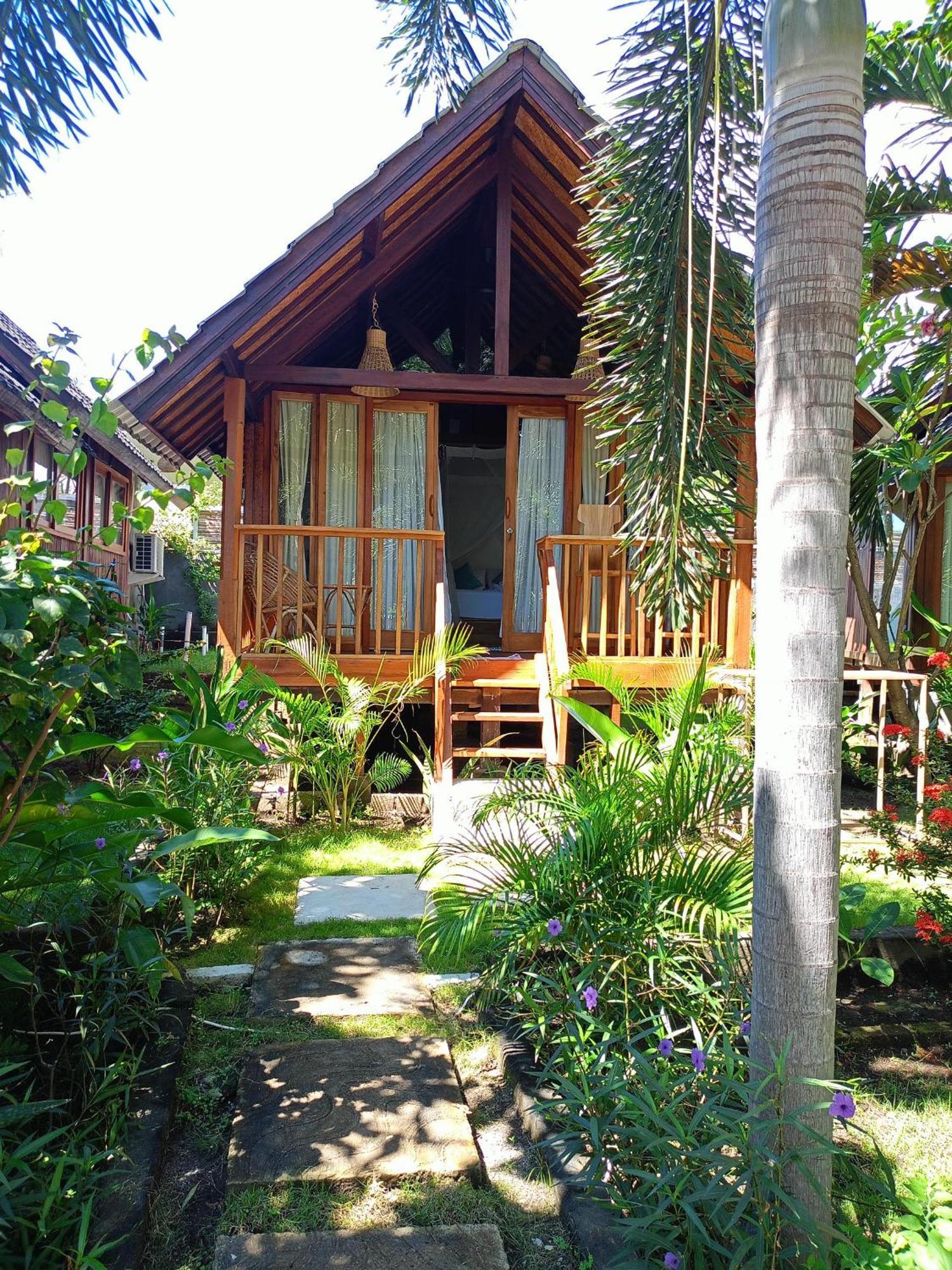 Bintang Tiga Bungalows Гили Еър Екстериор снимка