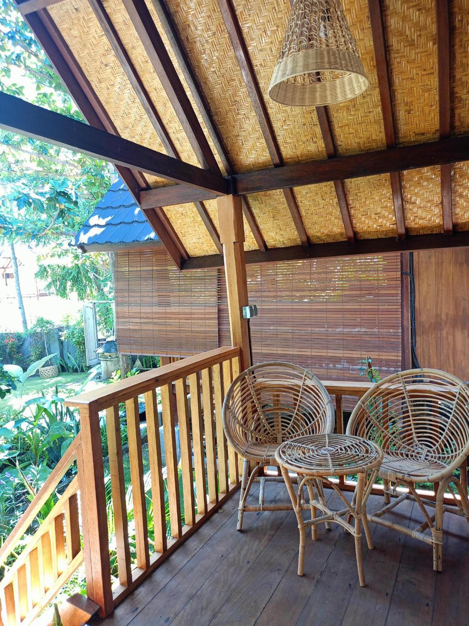 Bintang Tiga Bungalows Гили Еър Екстериор снимка