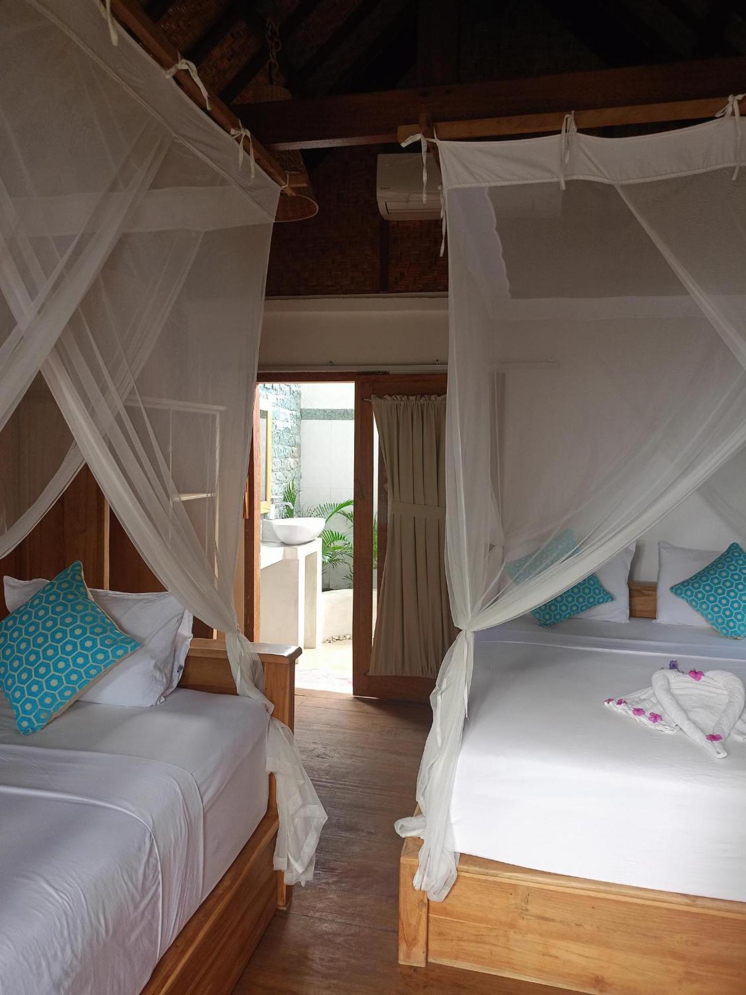 Bintang Tiga Bungalows Гили Еър Екстериор снимка